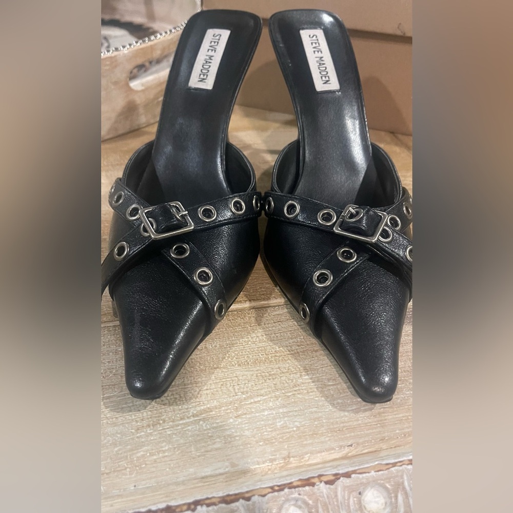 Steve Madden is Women’s Sleek Black pointed Toe kitten heel pump size 10 - Picture 2 of 8